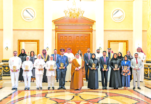 <p>His Royal Highness Prince Salman bin Hamad Al Khalifa, Crown Prince and Prime Minister, yesterday honoured the 12 finalists of 7th Government Innovation Competition &lsquo;Fikra&rsquo; at Gudaibiya Palace.</p>
<p>HRH Prince Salman expressed pride in the high standard of entries, affirming that they highlight the competence and capabilities of citizens within Team Bahrain in advancing the kingdom&rsquo;s achievements.</p>
<p>He reaffirmed the kingdom&rsquo;s commitment to fostering creativity and innovation, strengthening Bahrain&rsquo;s role as a hub for ideas and advancing its comprehensive development under the leadership of His Majesty King Hamad.</p>